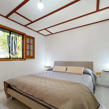 Vista Mare Con Piscina, Giardino E Parcheggio Privato *