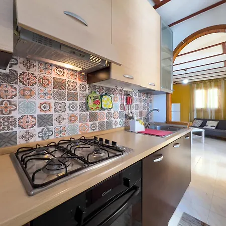 Holiday home Vista Mare Con Piscina, Giardino E Parcheggio Privato