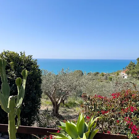 Vista Mare Con Piscina, Giardino E Parcheggio Privato *