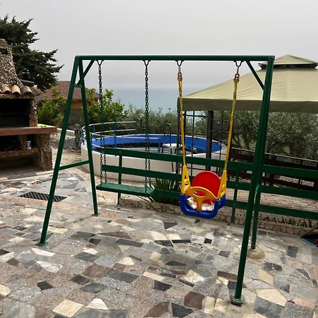 Ferienhaus Vista Mare Con Piscina, Giardino E Parcheggio Privato