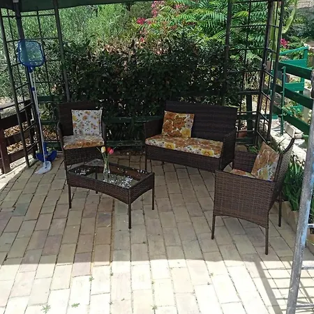 Vista Mare Con Piscina, Giardino E Parcheggio Privato