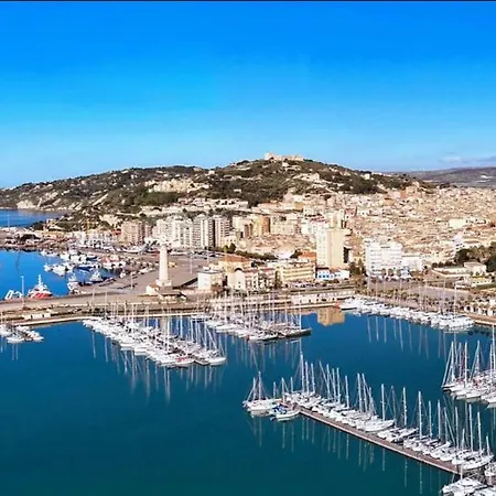 Vista Mare Con Piscina, Giardino E Parcheggio Privato