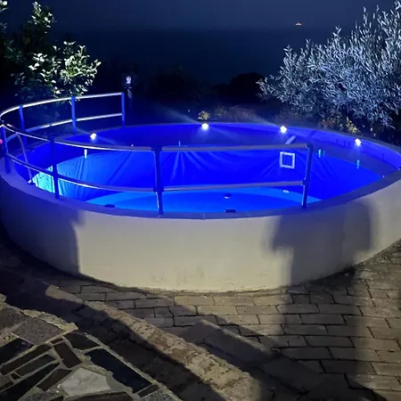 Vista Mare Con Piscina, Giardino E Parcheggio Privato Ferienhaus
