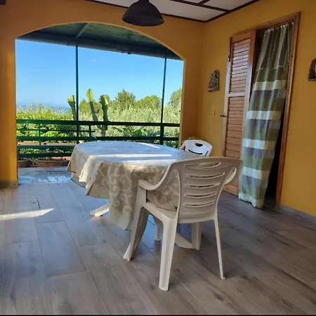 Vista Mare Con Piscina, Giardino E Parcheggio Privato Ferienhaus