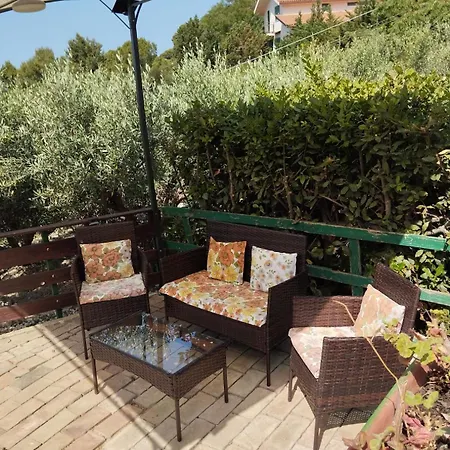 Ferienhaus Vista Mare Con Piscina, Giardino E Parcheggio Privato