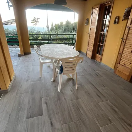 בית נופש Vista Mare Con Piscina, Giardino E Parcheggio Privato *