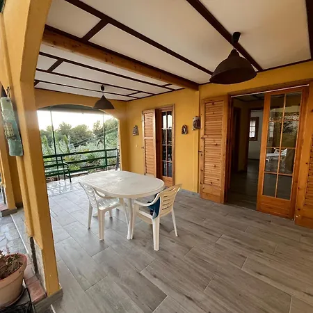 בית נופש Vista Mare Con Piscina, Giardino E Parcheggio Privato ליקאטה