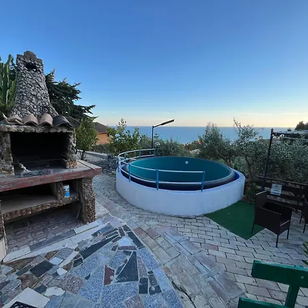 Vista Mare Con Piscina, Giardino E Parcheggio Privato בית נופש
