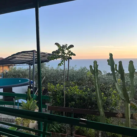 בית נופש Vista Mare Con Piscina, Giardino E Parcheggio Privato